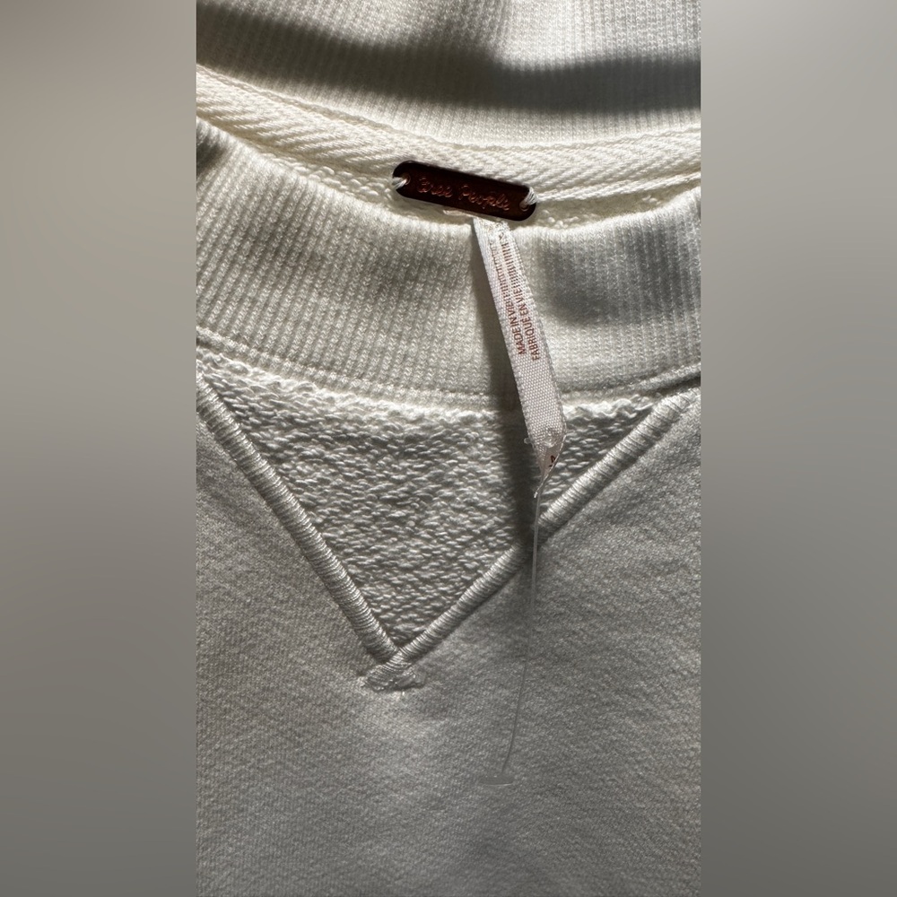 Free People Baby Doll Oversized White Sweatshirt. Size M - Picture 5 of 6